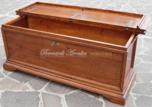 Cassone cassapanca in stile classico arte povera realizzata in legno massiccio